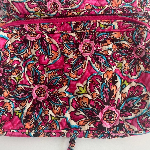 Women’s Vera Bradley pink floral travel bag hanger waterproof - Picture 6 of 8